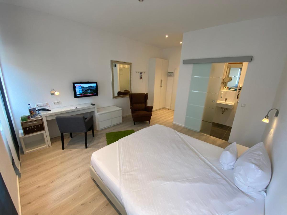 Hotel Barbarossa Karlsruhe Stadtmitte Экстерьер фото