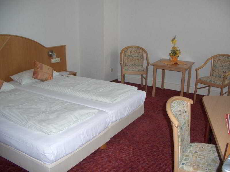 Hotel Barbarossa Karlsruhe Stadtmitte Экстерьер фото