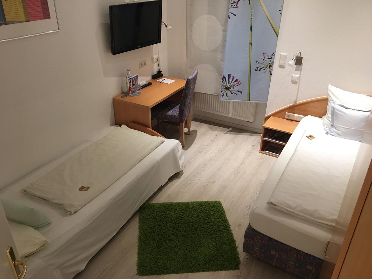 Hotel Barbarossa Karlsruhe Stadtmitte Экстерьер фото
