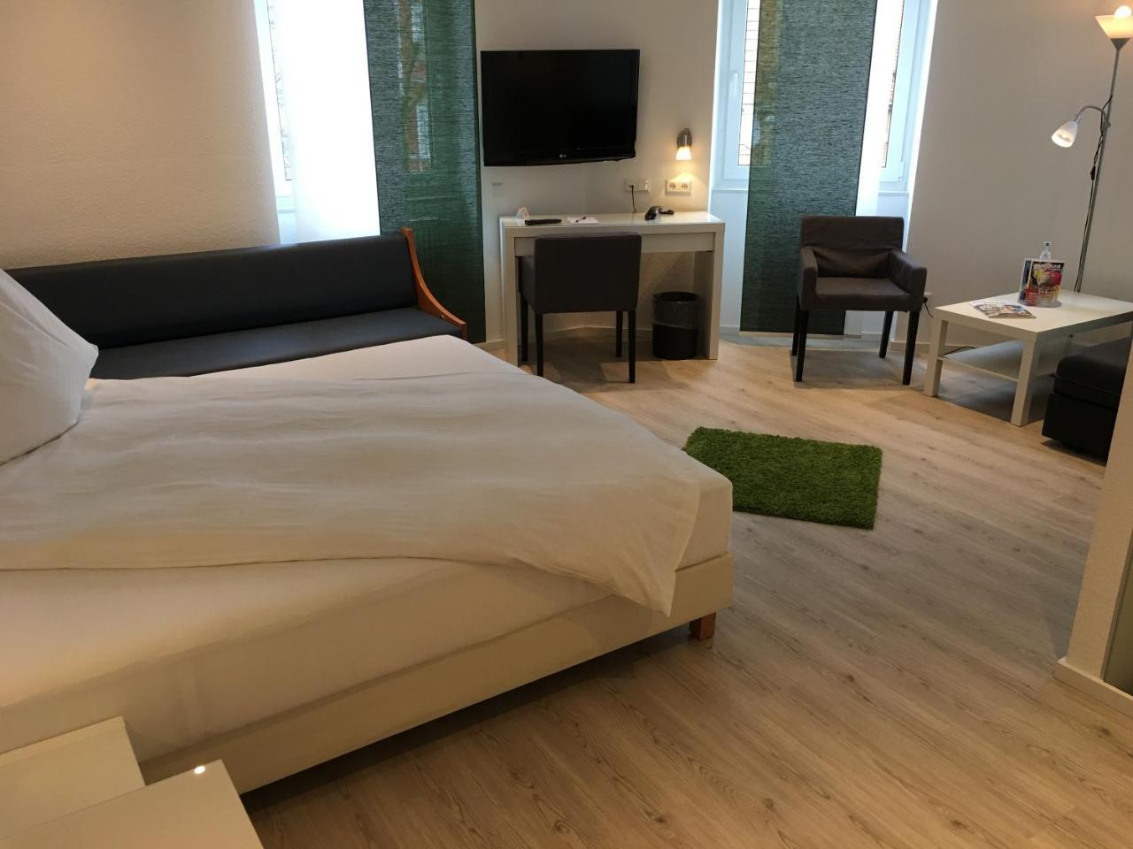 Hotel Barbarossa Karlsruhe Stadtmitte Экстерьер фото