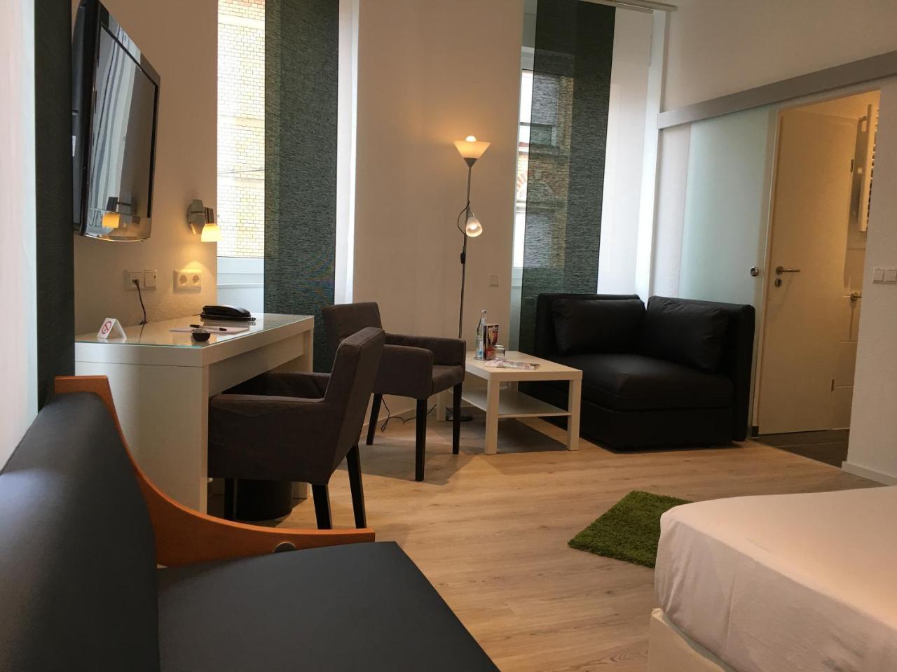 Hotel Barbarossa Karlsruhe Stadtmitte Экстерьер фото