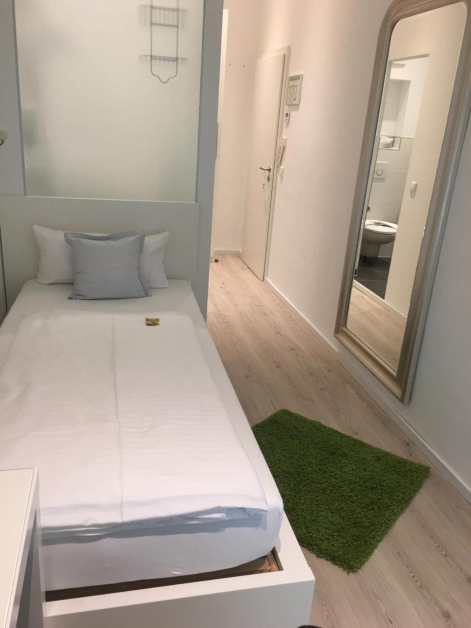 Hotel Barbarossa Karlsruhe Stadtmitte Экстерьер фото